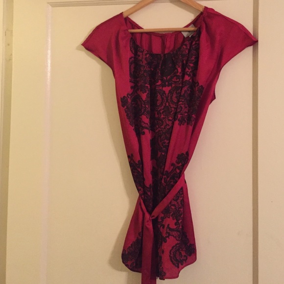 Worthington short sleeve cranberry blouse w/tie