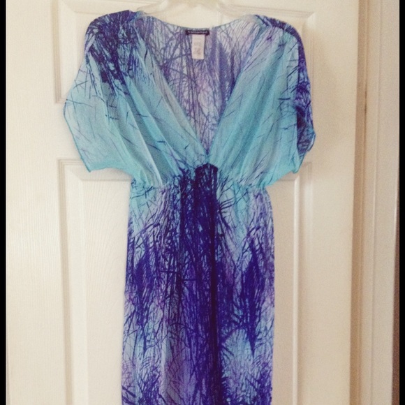 ⚡️2/$15⚡️GORGEOUS SHEER BEACH COVERUP SIZE L🏄
