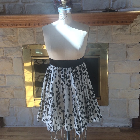 Forever 21 Black/White Skirt M