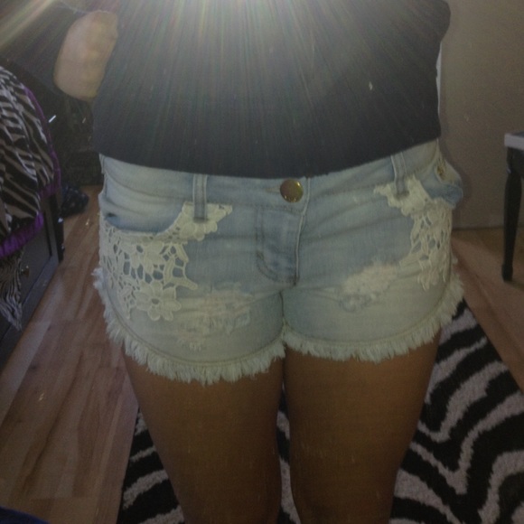 Shorts - Picture 1 of 4