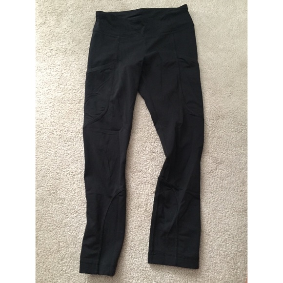 Lululemon black cropped pants with thigh pocket