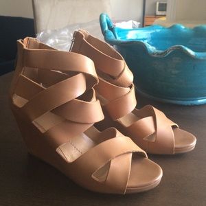 DV by Dolce Vita Pali Wedge Sandals Size 9