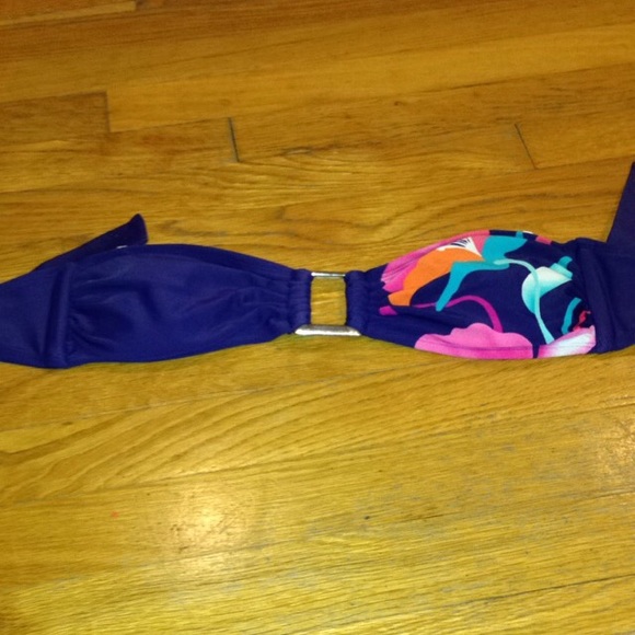 Bathing suit - Picture 2 of 3