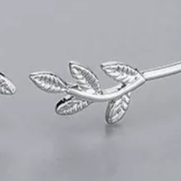 Rhodium Silver Leaf Elegant Open Cuff Bangle - Picture 3 of 4