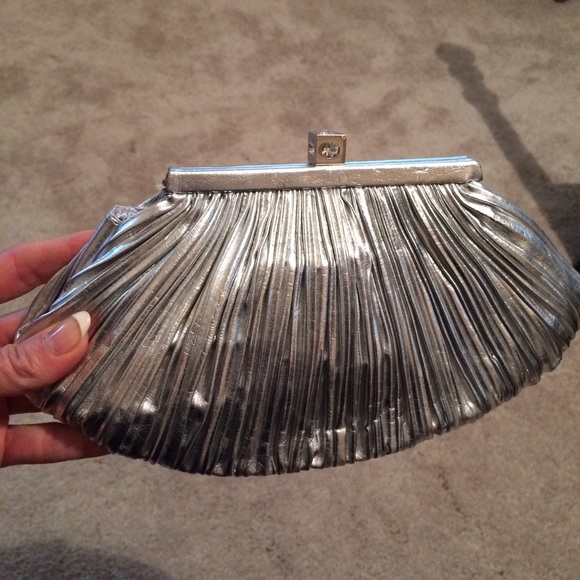 Silver Clutch!
