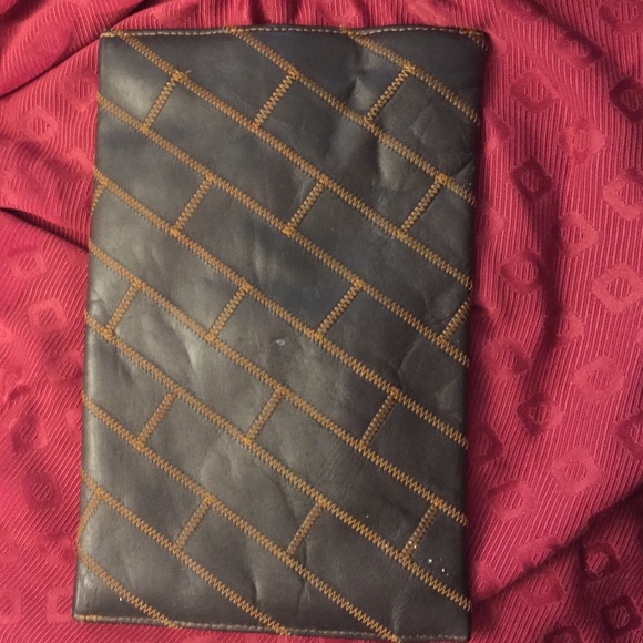 VINTAGE LEATHER PATCHWORK CLUTCH - Picture 2 of 3