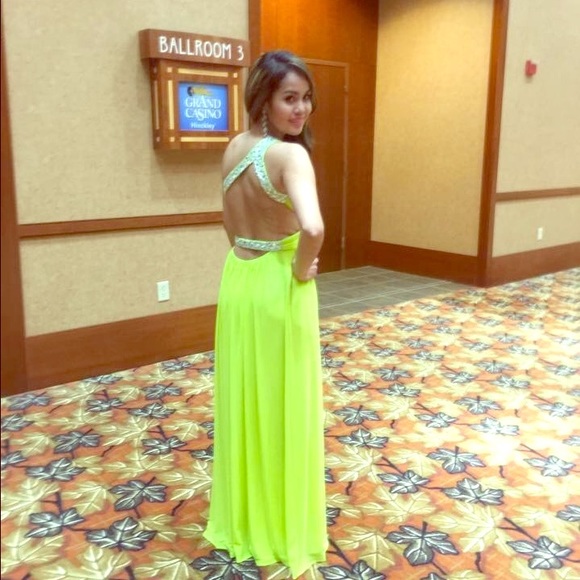 Yellow green prom dress size 1 worn once!