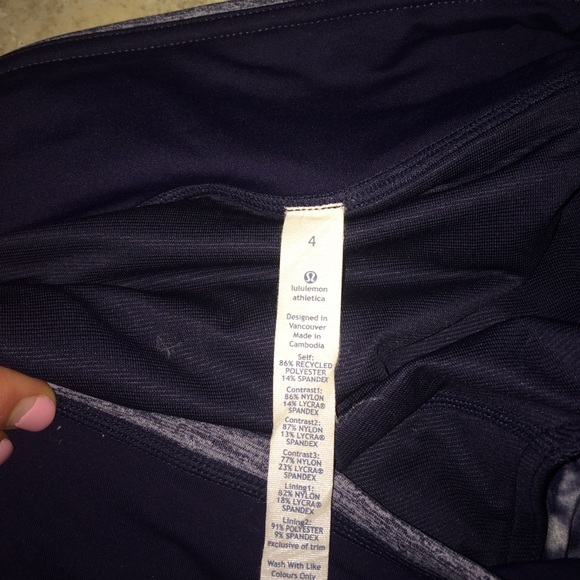 Lululemon Shorts Size 4 - Picture 3 of 3