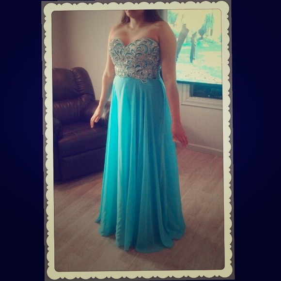 Prom dress by Tonybowels size 14