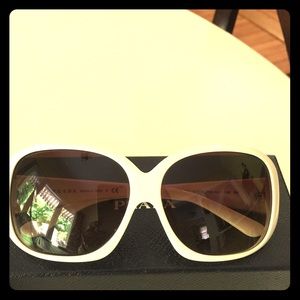 Prada Sunnies.