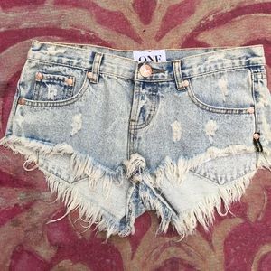 One teaspoon distressed shorts