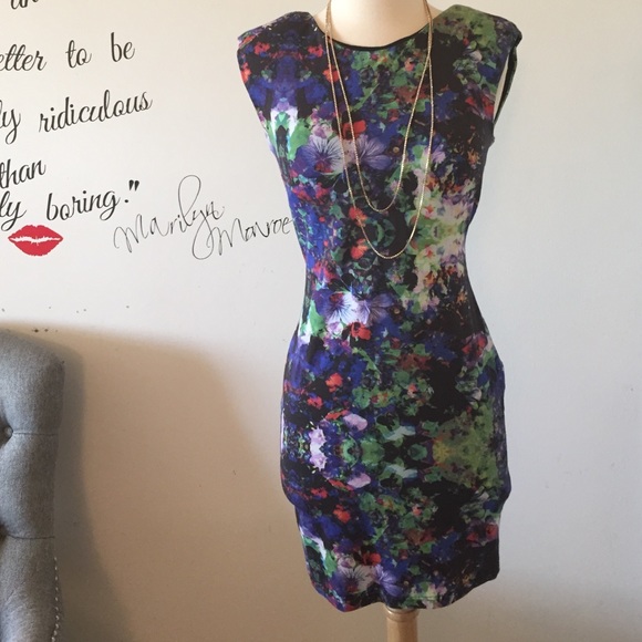 H&M Dresses - Fitting #floral midi #dress! ππ H&M Dresses - Fitting #floral midi #dress! ππ