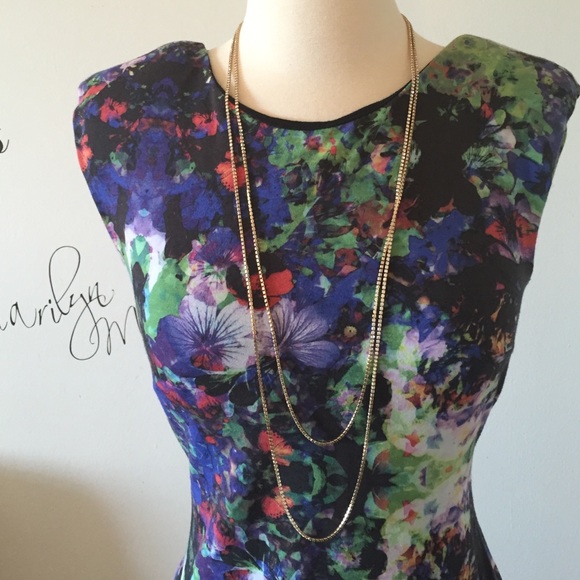 H&M Dresses - Fitting #floral midi #dress! ππ H&M Dresses - Fitting #floral midi #dress! ππ