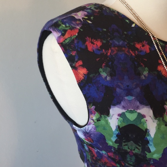 H&M Dresses - Fitting #floral midi #dress! ππ H&M Dresses - Fitting #floral midi #dress! ππ