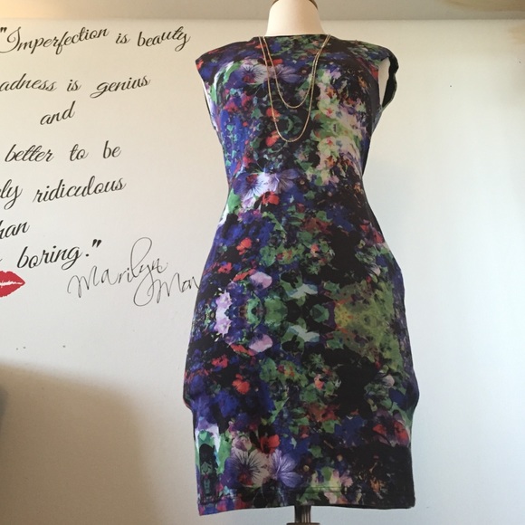 H&M Dresses - Fitting #floral midi #dress! ππ H&M Dresses - Fitting #floral midi #dress! ππ