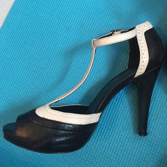 Black and White Peep Toe Pumps - Picture 2 of 4