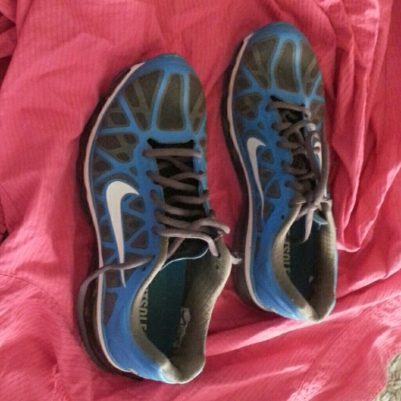 Nike air max running shoes