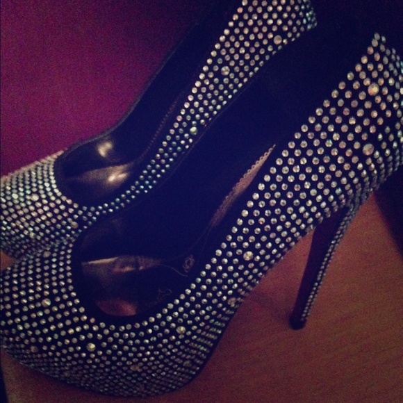 sparkly pumps