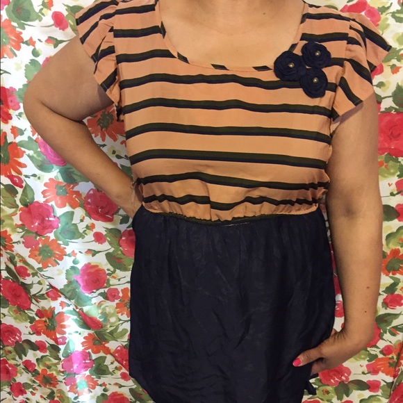 Cute ruffled sleeve dress!