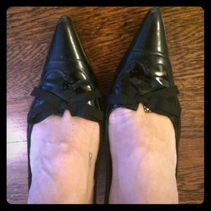 Stuart Weitzman black heels with bow, sz 7.5