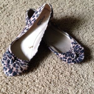 Leopard ballet flats
