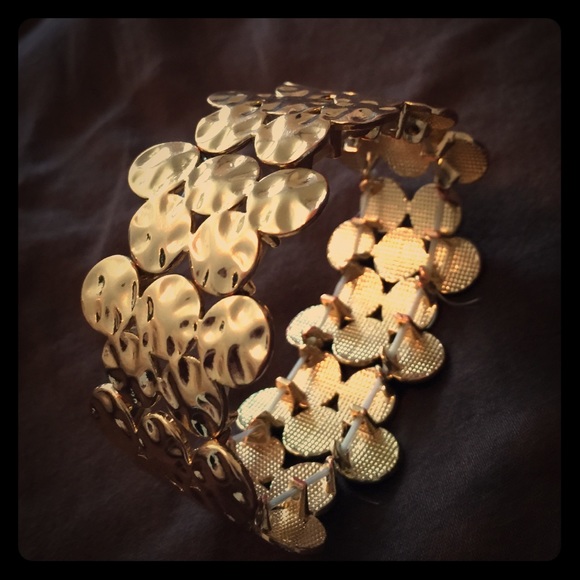 Gold cuff bracelet (stretch)
