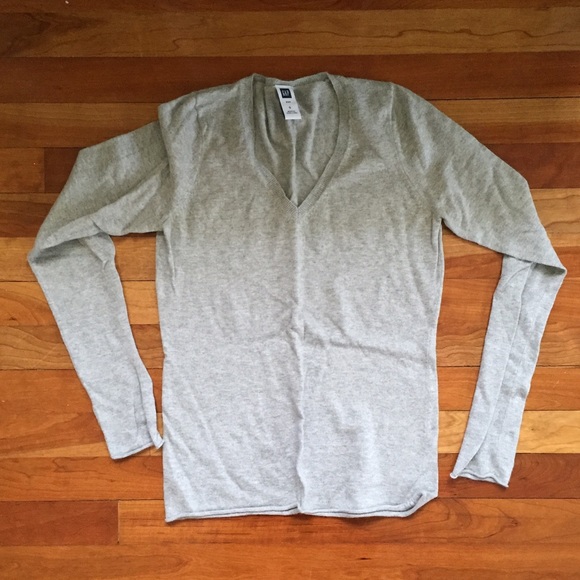 gap gray sweater