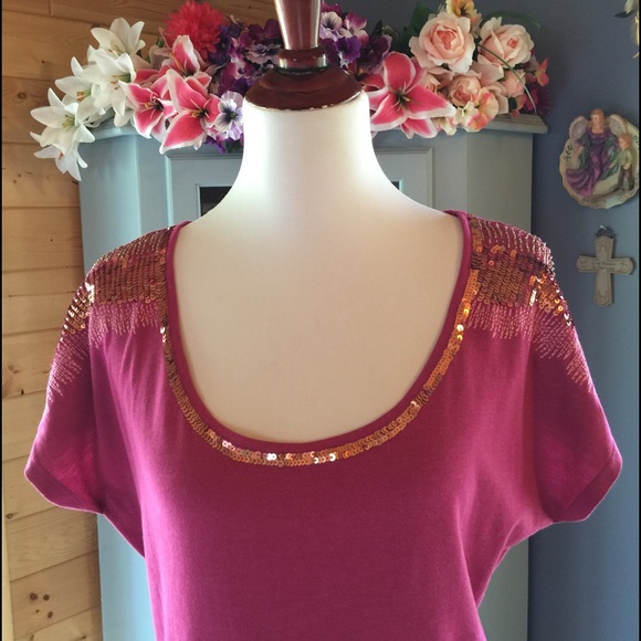 Gorgeous Blouse w/Sequins. Brand NEW! - Picture 2 of 4