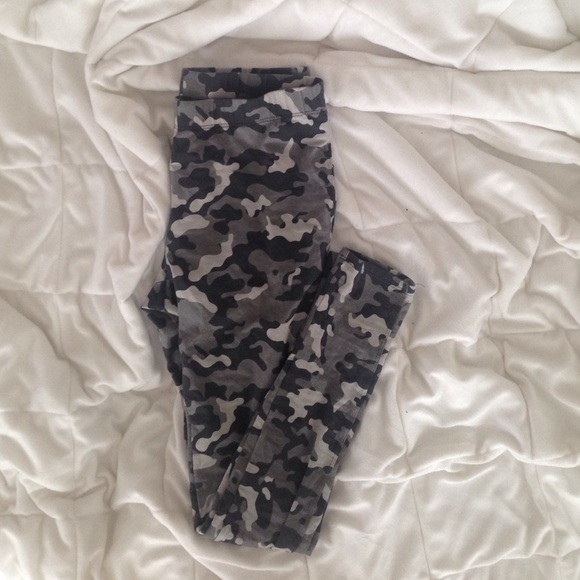 camo leggings