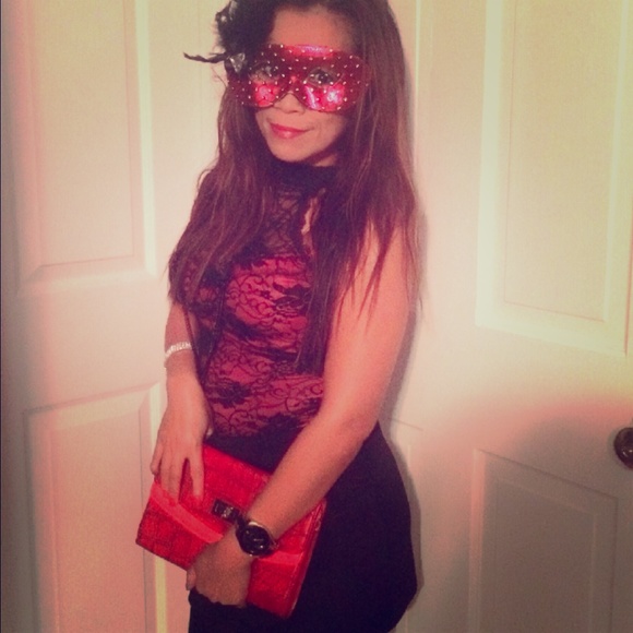 Red clutch