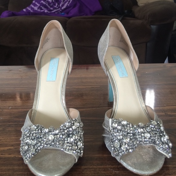 Betsey Johnson wedding gown style shoes!