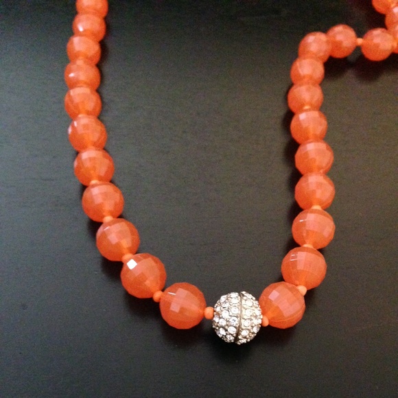 ❗️must go❗️Orange bead Banana Republic necklace