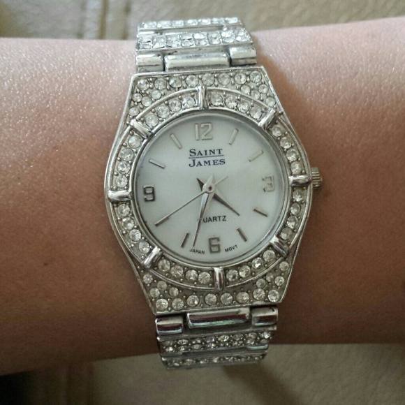 ❌SOLD❌ST JAMES CRYSTAL AND MOTHER OF PEARL WATCH