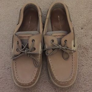 Super cute boat shoes!