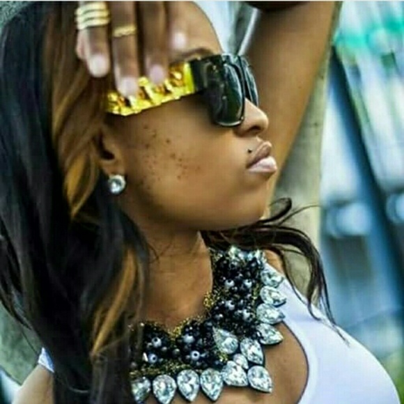 Statement necklace
