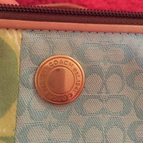 Coach wristlet - Picture 3 of 3