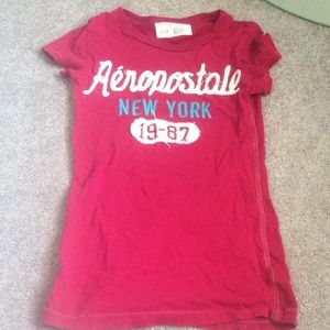 Aéorpostale form fitting t-shirt maroon