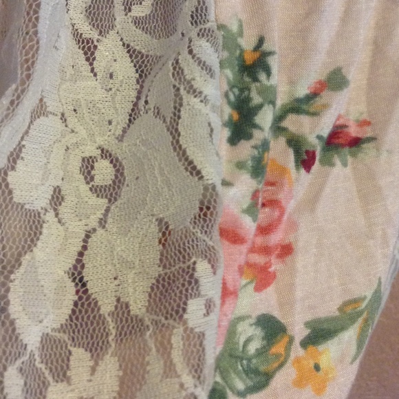 Light pink floral spaghetti strap - Picture 2 of 3