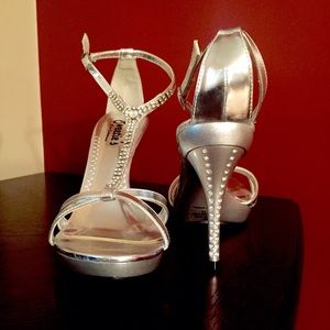 Silver Size 7 1/2 Dress Heels [NEVER WORN!!]