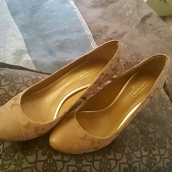 Khaki coach heels - Picture 2 of 4