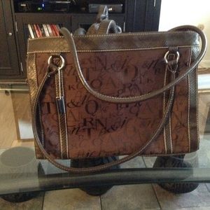 Brown Sag Harbor handbag!💙💛💜