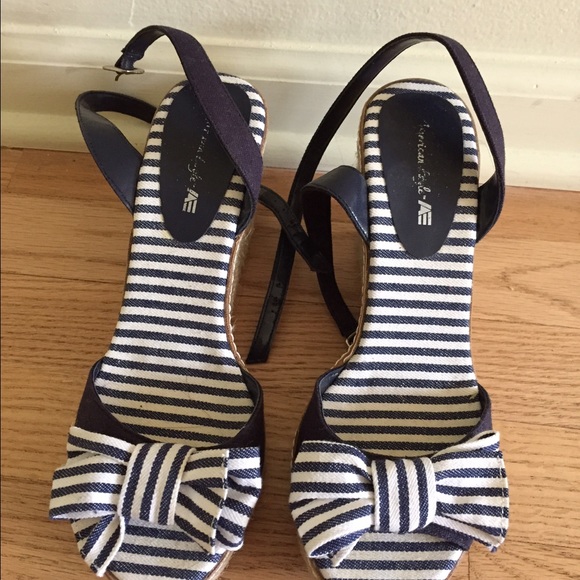 American eagle wedge shoes