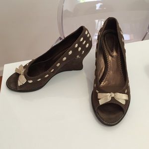 Brown suede classic wedge with cream silk ribbon.