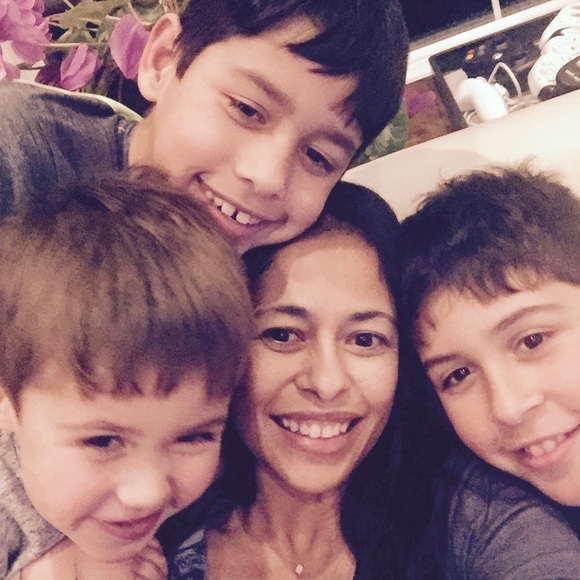 Poshmark Ambassador | PoshFest Speaker | Posh N Sip Host | Mentor | Stylist - Picture 8 of 8