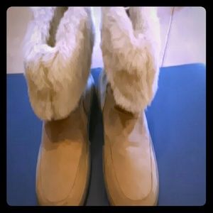 Like Uggs lighter tan well made Rampage