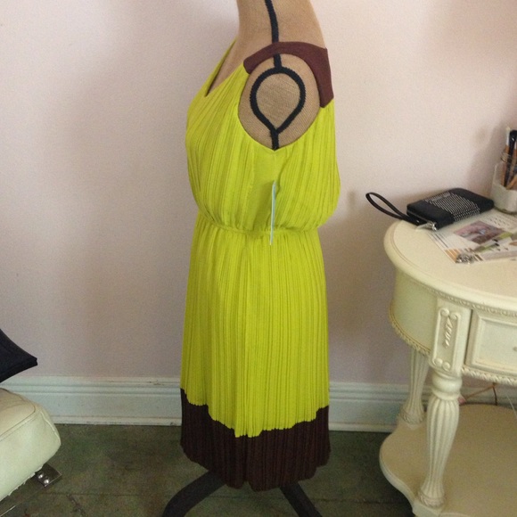 Comfortable and reliable dress. - Picture 2 of 4