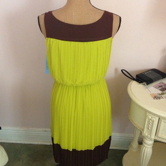 Comfortable and reliable dress. - Picture 3 of 4