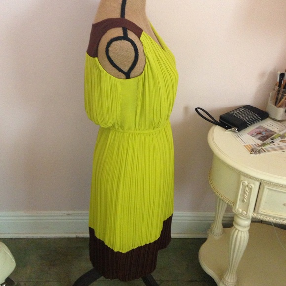 Comfortable and reliable dress. - Picture 4 of 4