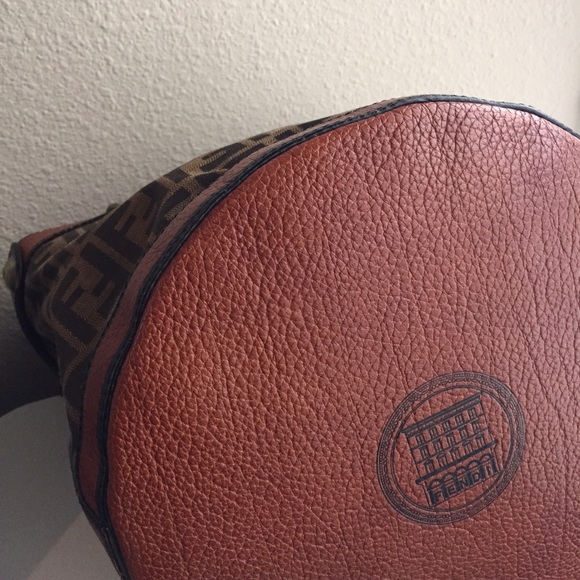 Authentic FENDI bucket purse - Picture 3 of 4