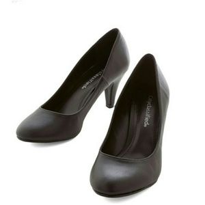 Modcloth black pumps